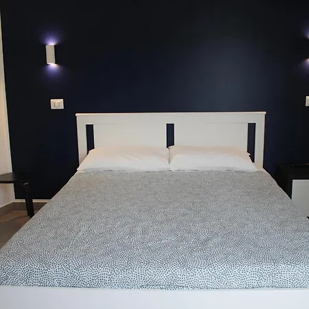 Levante לינה וארוחת בוקר מרינה די סקבוניאה